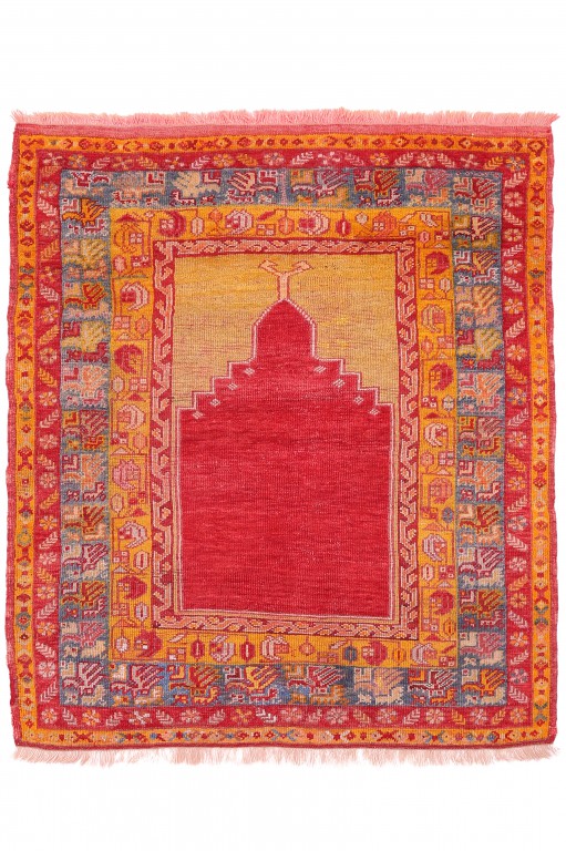 Shirvan Carpet