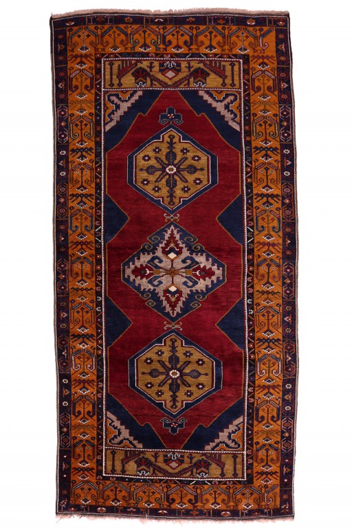 Shirvan Carpet