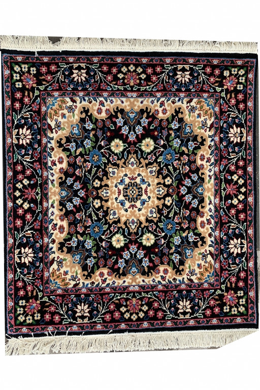 Shirvan Carpet