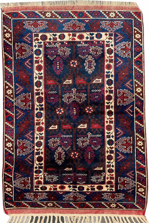 Shirvan Carpet