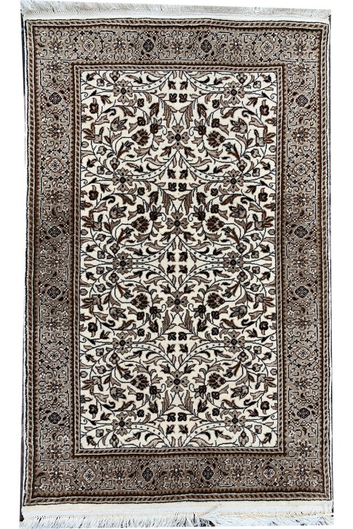 Shirvan Carpet