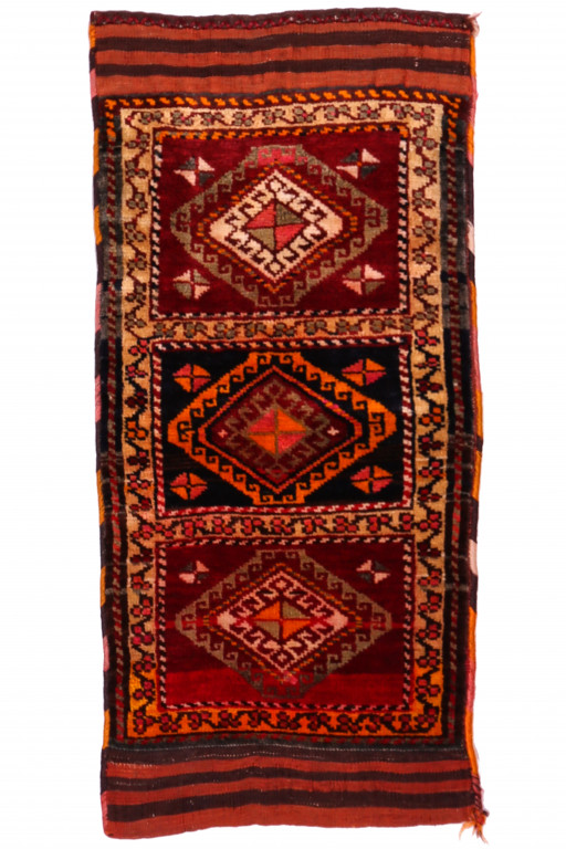 Shirvan Carpet