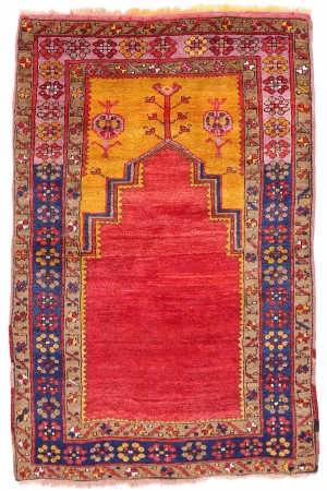 ANTIQUE RUGS